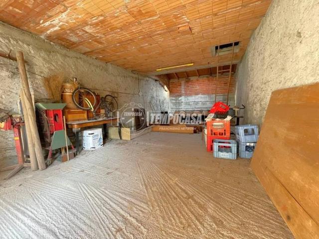Rustico in vendita a Montorfano, Lombardia