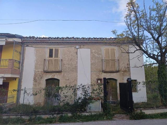 Rustico in vendita a Montorio Al Vomano, Abruzzo