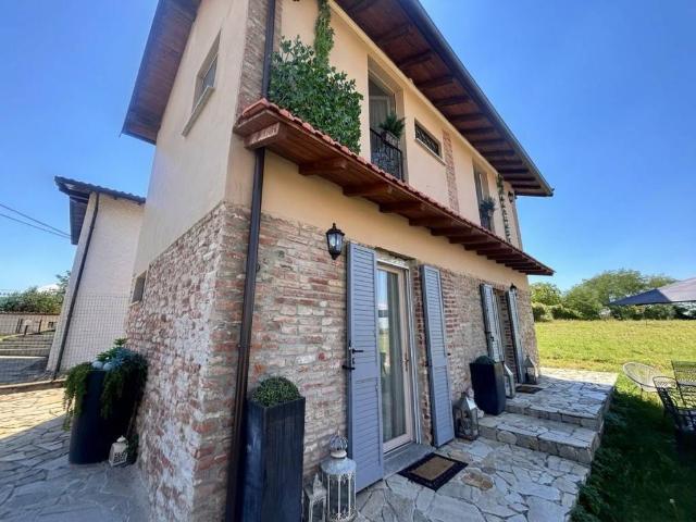 Rustico in vendita a Montù Beccaria, Lombardia