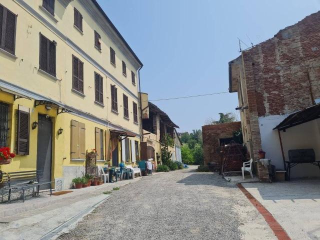 Rustico in vendita a Montù Beccaria, Lombardia