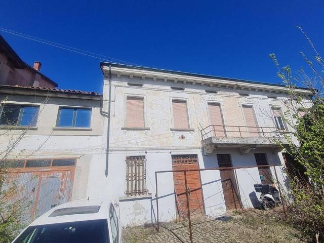 Rustico in vendita a Montù Beccaria, Lombardia