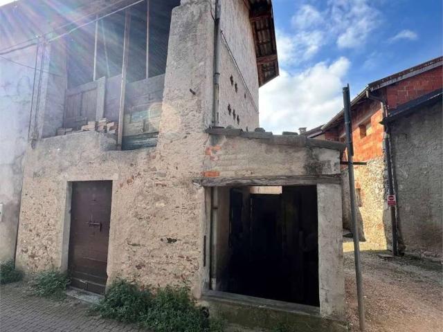 Rustico in vendita a Unione dei comuni del Medio Verbano, Monvalle