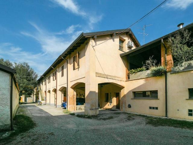 Rustico in vendita a Cazzaniga, Monza