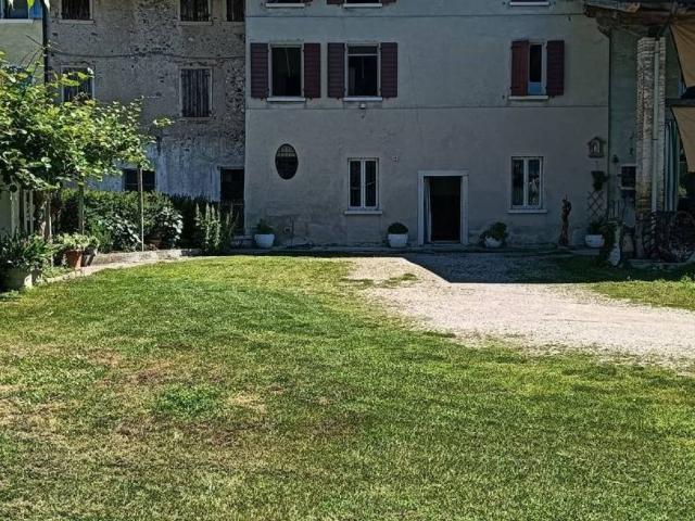 Rustico in vendita a Castellaro Lagusello, Monzambano