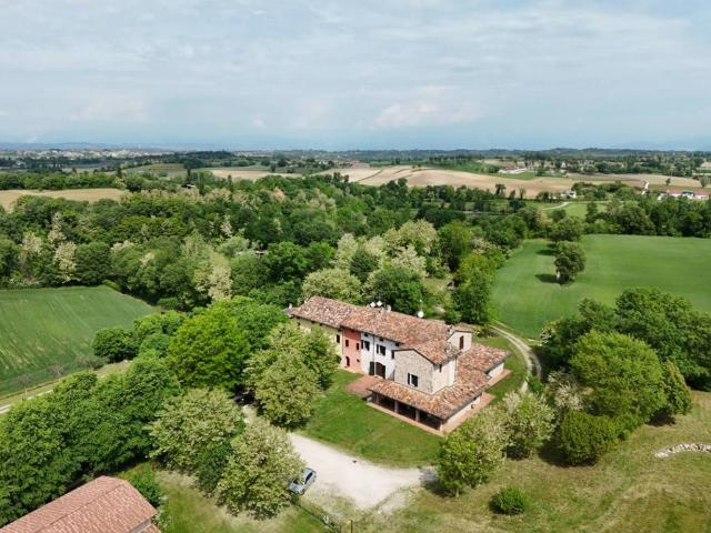 Rustico in vendita a Castellaro Lagusello, Monzambano