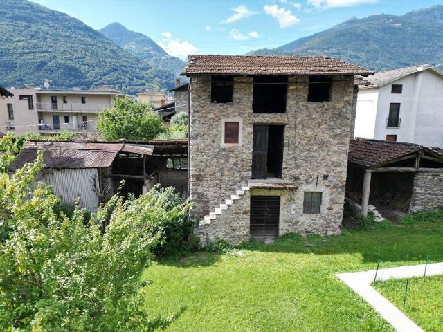 Rustico in vendita a Morbegno, Lombardia