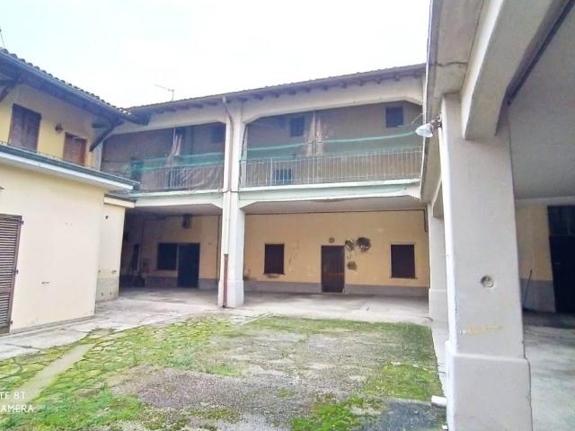 Rustico in vendita a Morengo, Lombardia