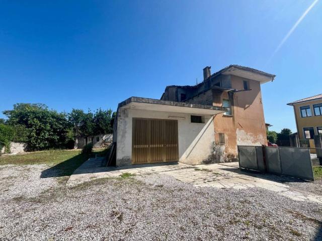 Rustico in vendita a Morsano Al Tagliamento, Friuli-Venezia Giulia