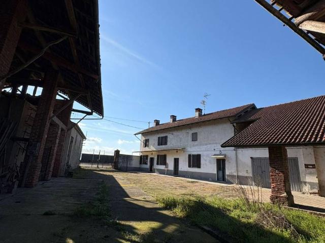 Rustico in vendita a Mortara, Lombardia