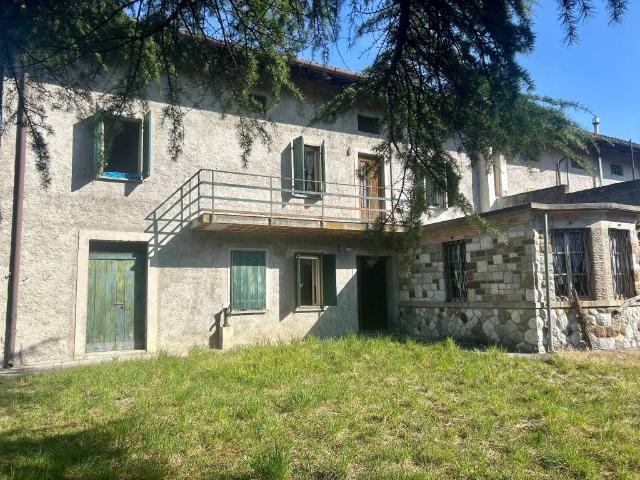 Rustico in vendita a Moruzzo, Friuli-Venezia Giulia