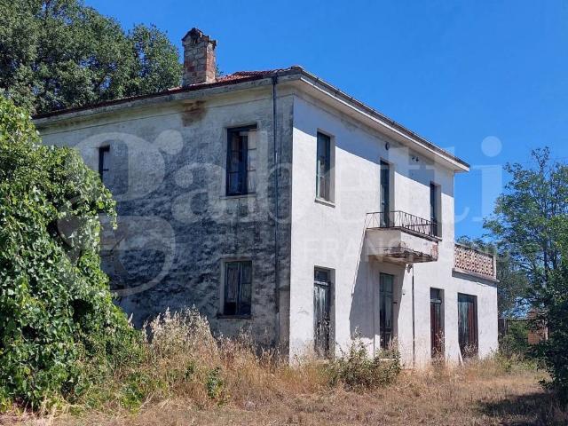 Rustico in vendita a Mosciano Sant'angelo, Abruzzo