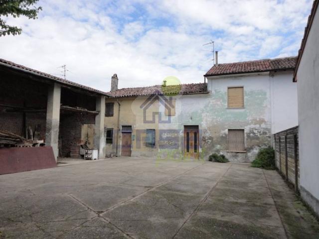 Rustico in vendita a Motta Baluffi, Lombardia