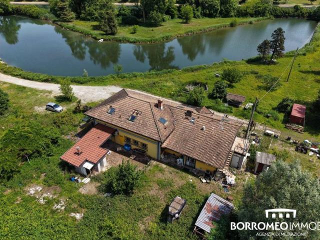 Rustico in vendita a Mulazzano, Lombardia