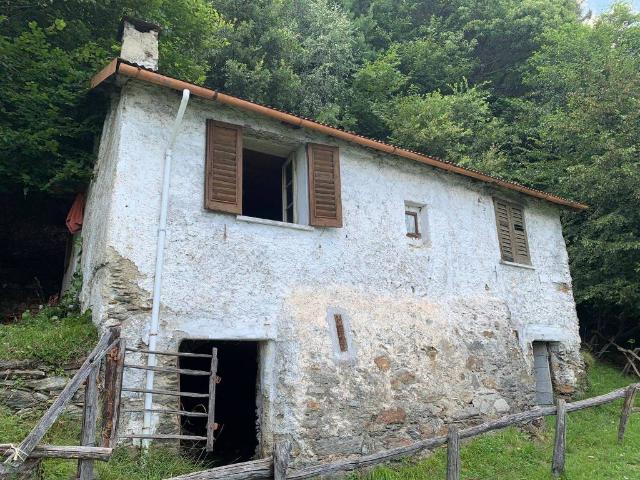 Rustico in vendita a Musso, Lombardia