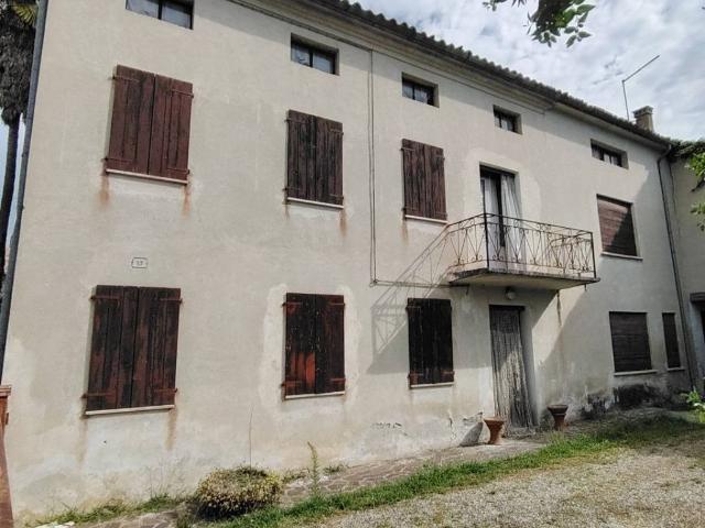 Rustico in vendita a Mussolente, Veneto
