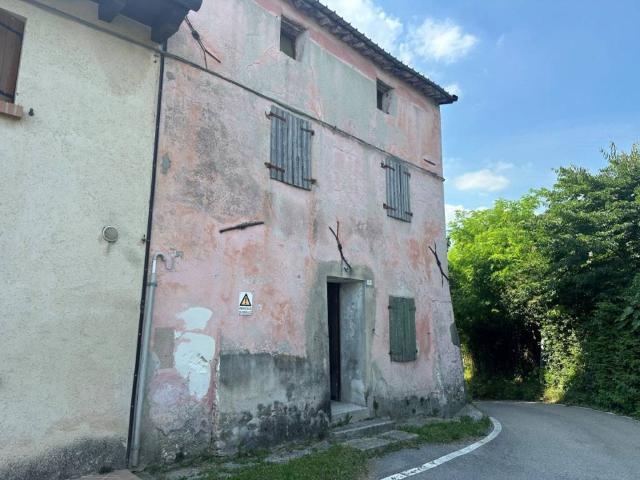 Rustico in vendita a Mussolente, Veneto