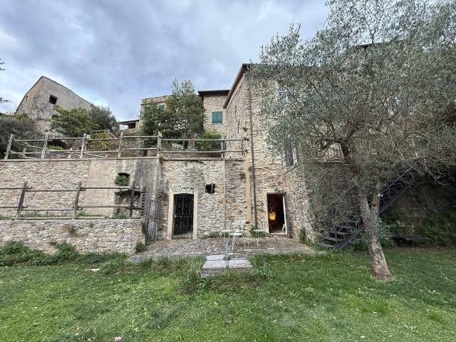 Rustico in vendita a Nasino, Liguria