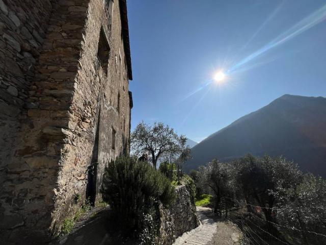 Rustico in vendita a Nasino, Liguria