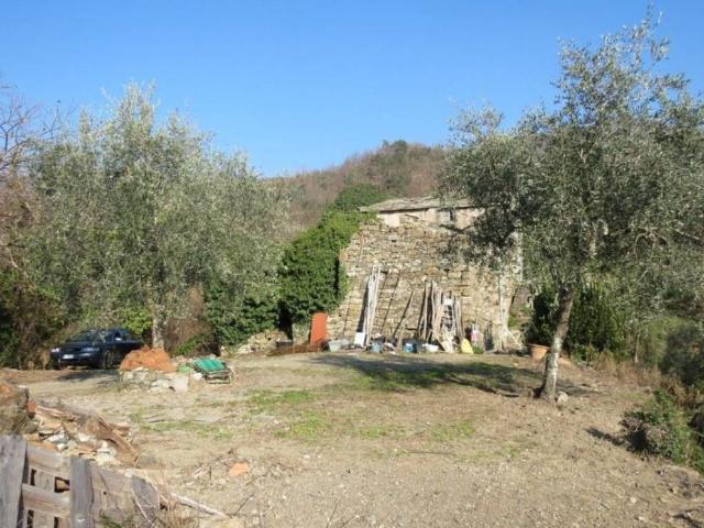 Rustico in vendita a Ne, Osti