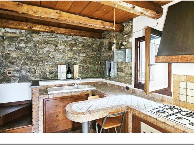 Villa Schiera in vendita a Corciago, Nebbiuno