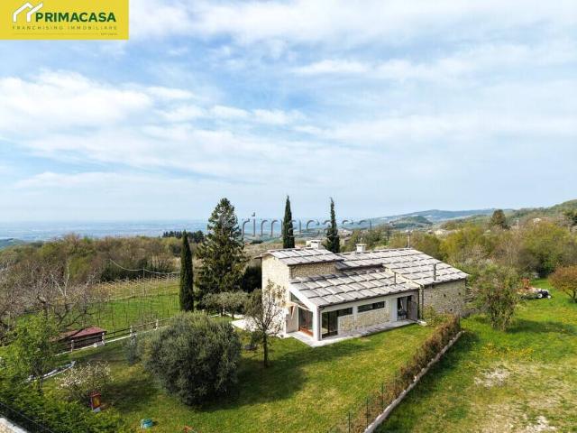 Rustico in vendita a Negrar, Veneto