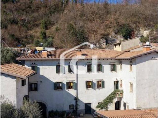 Rustico in vendita a Negrar, Veneto