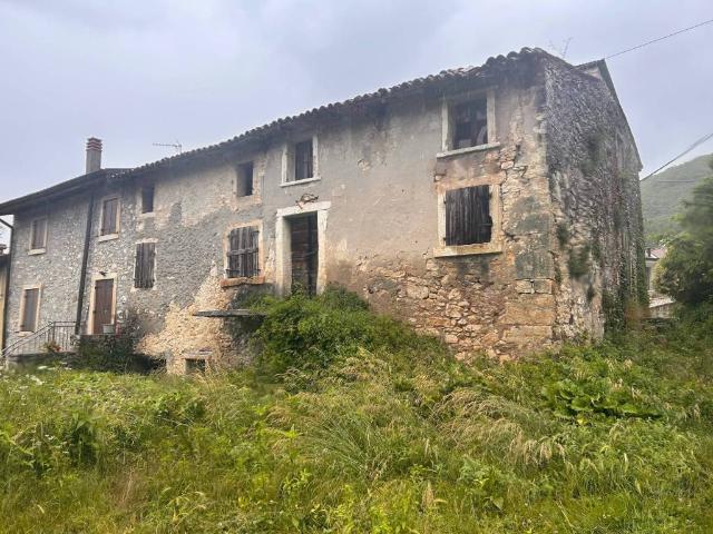 Rustico in vendita a Negrar, Veneto