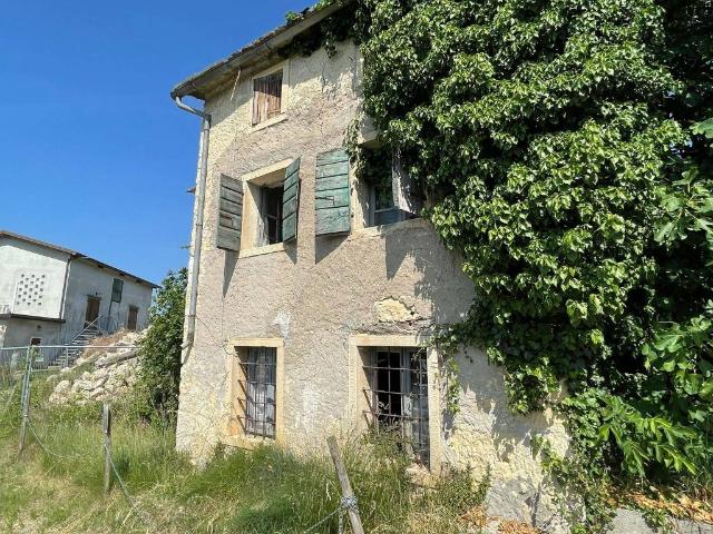 Rustico in vendita a Negrar, Veneto