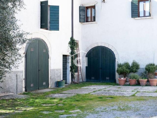 Rustico in vendita a Negrar, Veneto