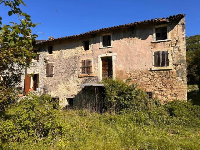 Rustico in vendita a Negrar, Veneto