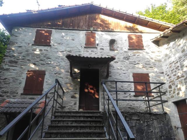 Rustico in vendita a Neirone, Liguria