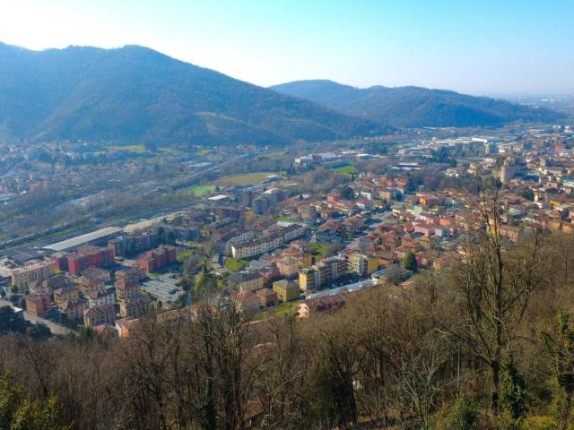 Rustico in vendita a Piazzo, Nembro