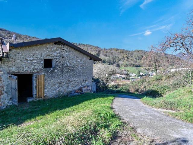 Rustico in vendita a Nembro, Lombardia