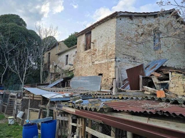 Rustico in vendita a Unione dei Comuni della Val Vibrata, Nereto