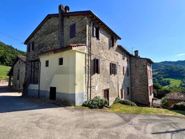Rustico in vendita a Neviano Degli Arduini, Reggio Emilia