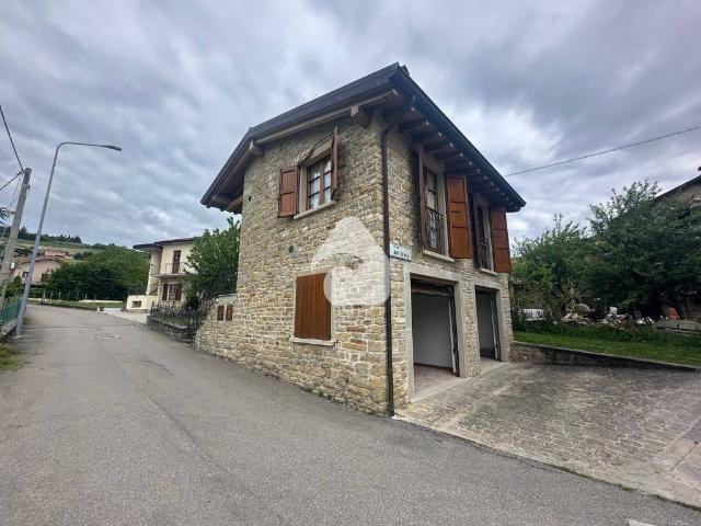 Rustico in vendita a Neviano Degli Arduini, Reggio Emilia
