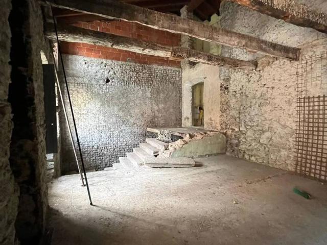 Rustico in vendita a Nibionno, Lombardia