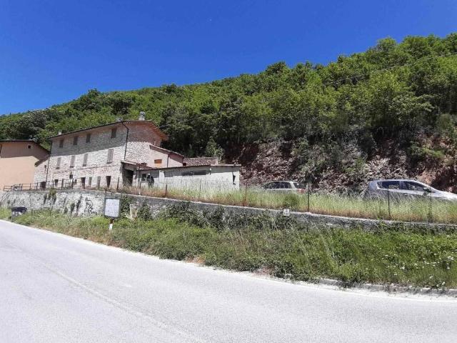 Rustico in vendita a Bagnara, Nocera Umbra