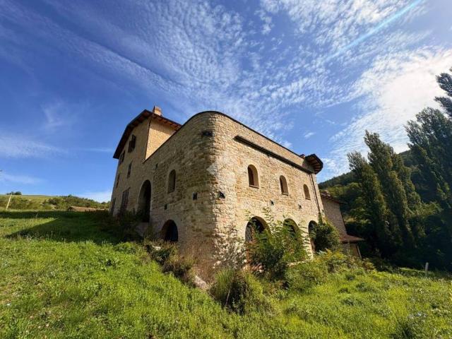 Rustico in vendita a Le Case, Nocera Umbra