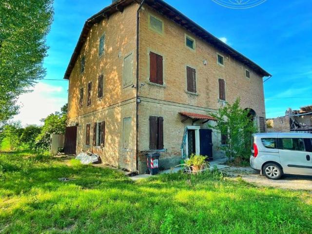 Rustico in vendita a Unione dei comuni del Sorbara, Nonantola