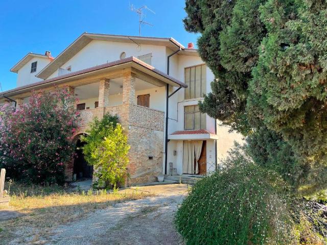 Rustico in vendita a Notaresco, Abruzzo