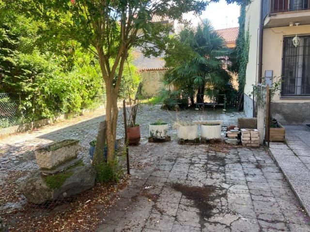 Rustico in vendita a Novedrate, Lombardia