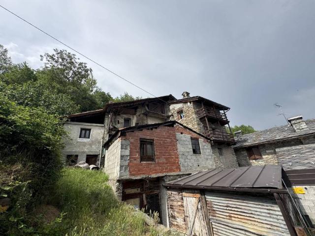 Rustico in vendita a Nus, Aosta