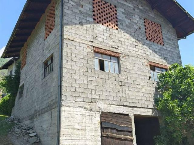 Rustico in vendita a Nus, Aosta