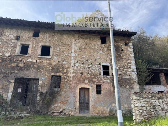 Rustico in vendita a Nuvolento, Lombardia