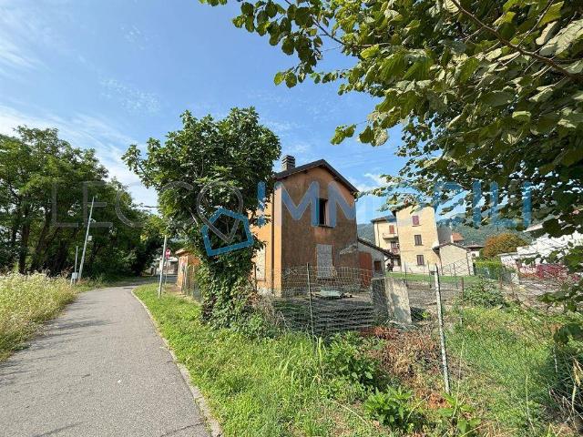 Villa Indipendente in vendita a Capiate, Olginate