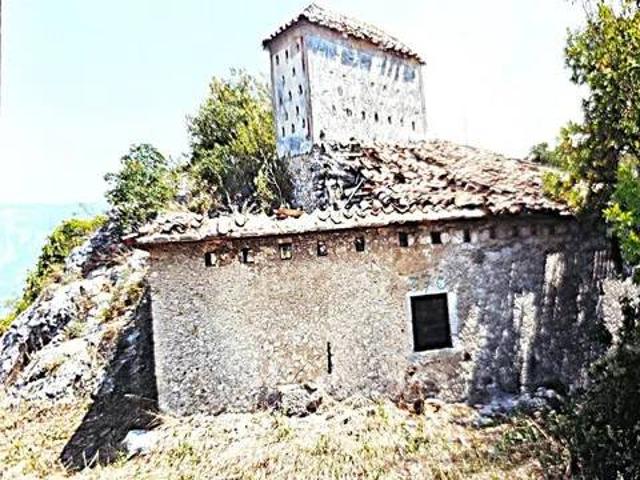 Rustico in vendita a Oliveto Citra, Campania