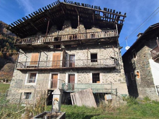 Rustico in vendita a Ollomont, Aosta