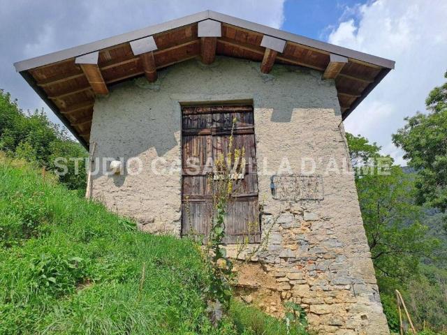 Rustico in vendita a Comunità Montana della Valle Brembana, Zambla Bassa
