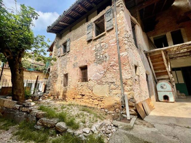 Rustico in vendita a Comunità montana del Sebino bresciano, Ome